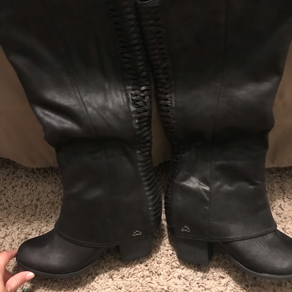 Fergalicious boots size 8. Brand new in box